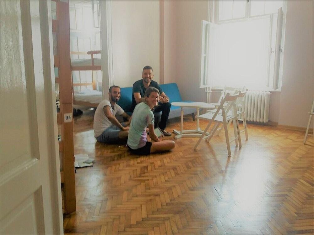 Roommates Hostel Βελιγράδι Εξωτερικό φωτογραφία